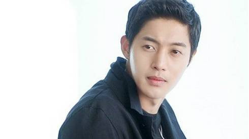 Kim Hyun Joong vắng mặt khi bạn gái sinh con trai Ảnh 2