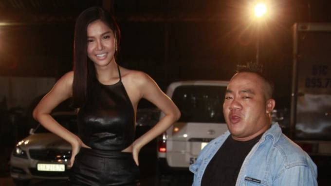 'Trùm xã hội đen' Hiếu Hiền bị sát thủ chân dài dìm hàng Ảnh 2