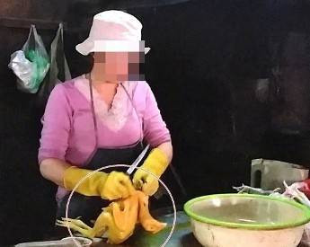 Làm đẹp gà, vịt bằng hóa chất Ảnh 2