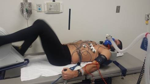 Việc nhẹ lương cao: Nằm liệt giường để kiếm 400 triệu Ảnh 2