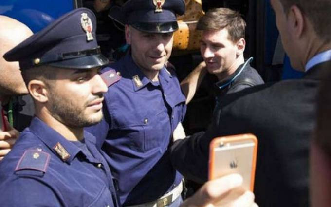 Messi buộc vào khách sạn sớm vì… cảnh sát Ý Ảnh 2