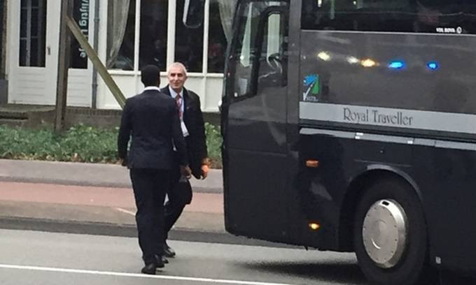 Martinal suýt bỏ lỡ trận đấu vì trễ xe buýt Ảnh 2