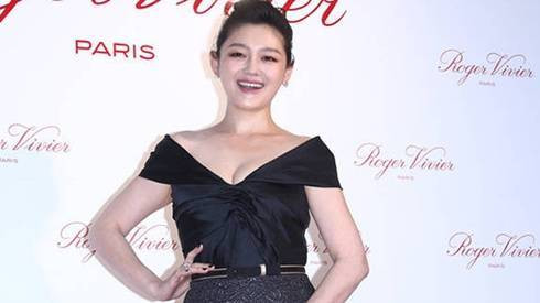 Đại S tuổi U40 khoe ngực đầy trước ống kính Ảnh 2