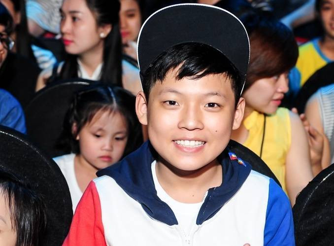 Mai Chí Công đến cổ vũ thí sinh trong đêm liveshow 2 Ảnh 2