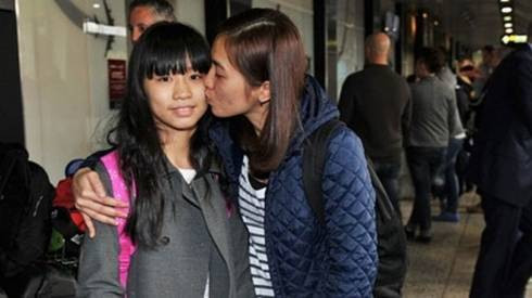 Bé gái Úc gốc Việt về nước sau 2 tháng mắc kẹt tại TPHCM Ảnh 2