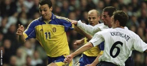 Ibrahimovic thuê cả quảng trường cho khán giả quê nhà xem đá bóng Ảnh 2