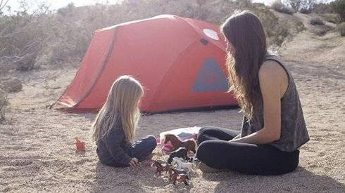 Mẹ đưa con 4 tuổi đi xe máy xuyên Việt: Bao bọc hay trải nghiệm? Ảnh 2