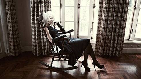 Nguyễn Hằng ma mị trong trang phục cổ điển Ảnh 2