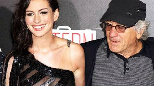 Anne Hathaway bị ‘bố già’ soi vòng một Ảnh 2