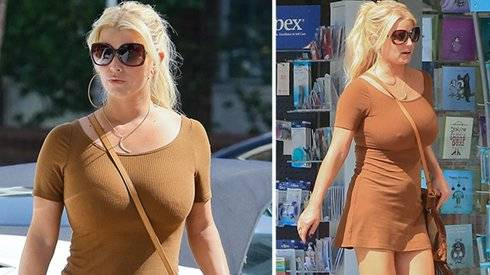Jessica Simpson khoe ngực khủng trên phố Ảnh 2