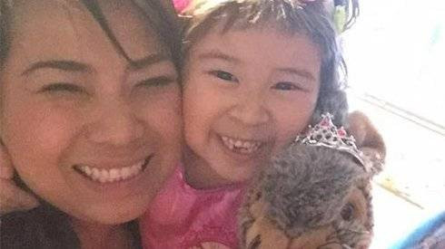 Bé gái 6 tuổi nghiêm túc yêu cầu cha mẹ phải làm bạn Ảnh 2