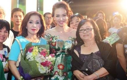 Gia đình Ngọc Diệp - Victor Vũ xuất hiện thân thiết sau tin đồn đám cưới Ảnh 2