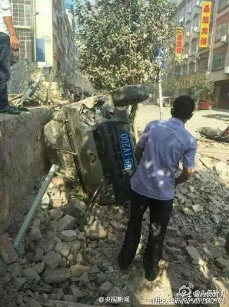 Những hình ảnh tan hoang sau 17 vụ nổ liên hoàn tại Trung Quốc Ảnh 2