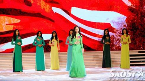 Top 15 Hoa hậu Hoàn vũ Việt Nam tỏa sáng trong trang phục áo dài Ảnh 2