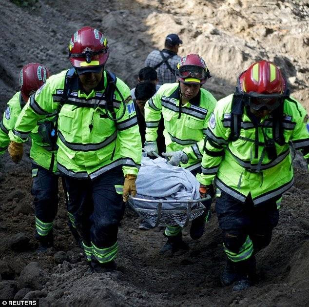 Sạt lở đất kinh hoàng, 600 người mất tích, 26 người thiệt mạng Ảnh 2