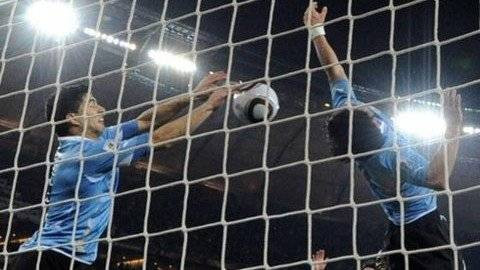 Những bàn tay ‘giết chết’ trận đấu Ảnh 2