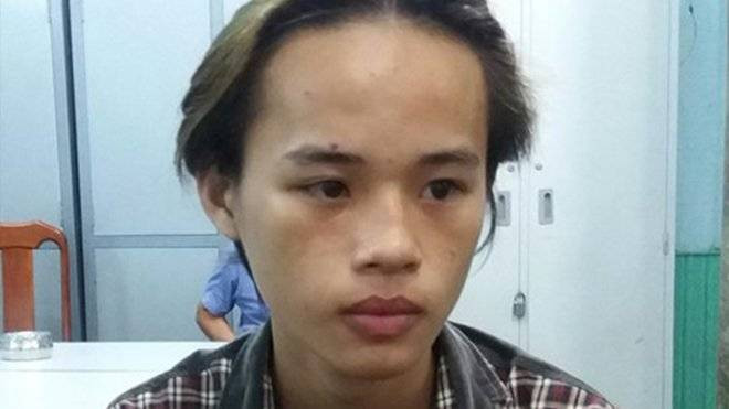 Một phụ nữ quật ngã 3 tên cướp giữa đường như phim hành động Ảnh 2