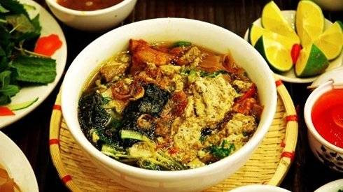 Về quê tân Hoa hậu Hoàn vũ thưởng thức bánh đa cua Ảnh 2