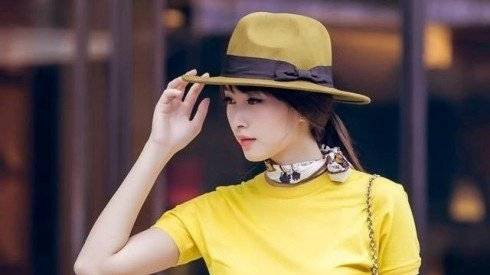 Tín đồ thời trang chuộng mốt dùng khăn làm điệu Ảnh 2