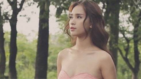 Ái Phương gây sốt với bản ‘Tôi thấy hoa vàng trên cỏ xanh’ Ảnh 2