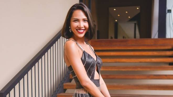 Minh Triệu diện đồ xuyên thấu khoe da nâu bóng giòn Ảnh 2