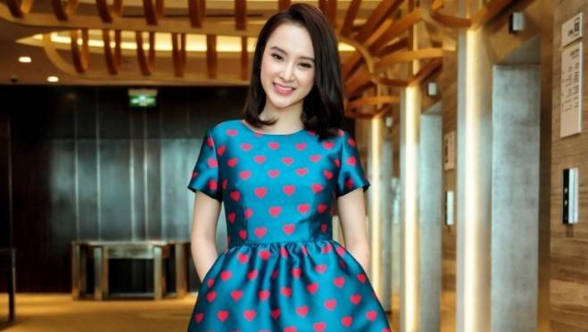 Angela Phương Trinh chìm đắm tình yêu với họa tiết trái tim Ảnh 2