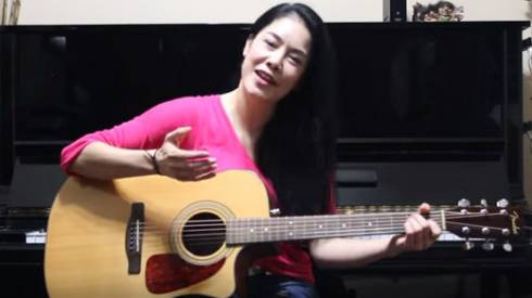 Thu Phương quay clip hát mộc tặng fan Ảnh 2