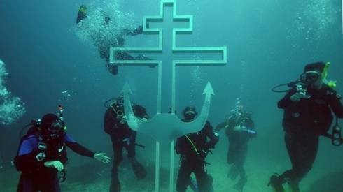 Nhà thờ dưới nước đầu tiên của thế giới Ảnh 2