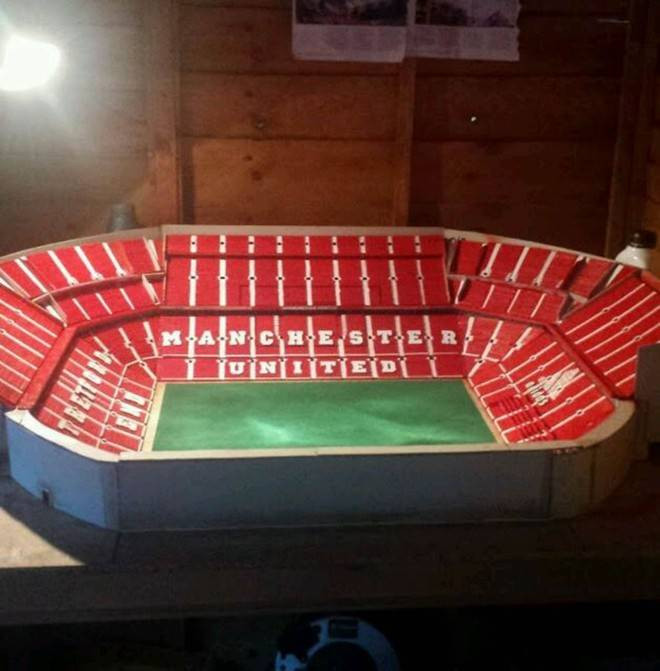 Mô hình Lego sân vận động Old Trafford Mu 3800 MẢNH  Tượng cầu thủ
