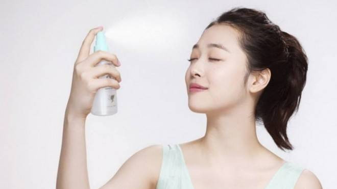 Hãy luôn bỏ túi một chai xịt khoáng vào ngày oi bức Ảnh 2