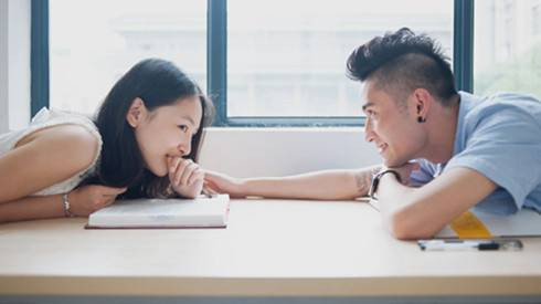 Những sao nữ muốn chàng phải đặt ảnh mình làm hình nền điện thoại Ảnh 2