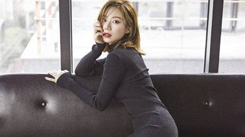 Vợ Bae Yong Joon khoe nét gợi cảm Ảnh 2