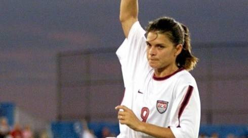 Huyền thoại bóng đá nữ Mia Hamm: Người truyền cảm hứng bình đẳng giới trong bóng đá Ảnh 2
