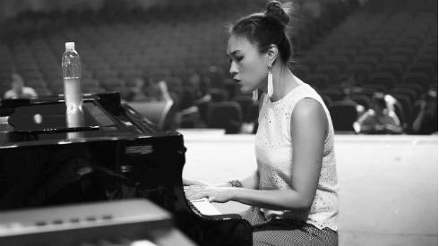 Mỹ Tâm miệt mài tập đàn cho đêm nhạc tại Hà Nội Ảnh 2