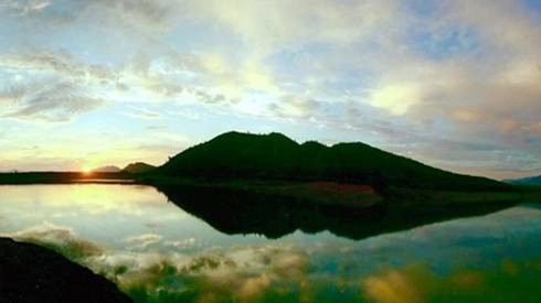 Hồ Hòa Trung - thảo nguyên cỏ vàng của Đà Nẵng Ảnh 2