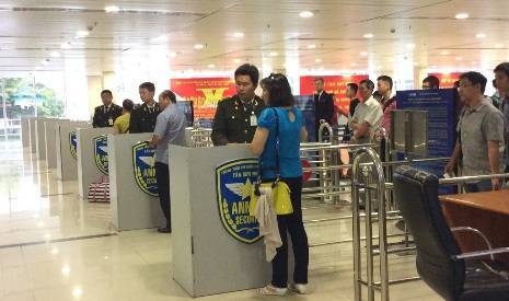 Trang web nước ngoài 'tố' nhân viên hải quan Tân Sơn Nhất nhũng nhiễu Ảnh 2