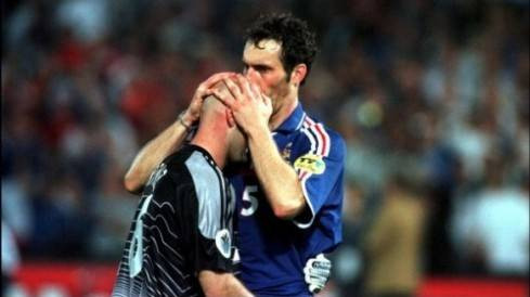 Cầu thủ bóng đá cũng mê tín không kém người thường Ảnh 2