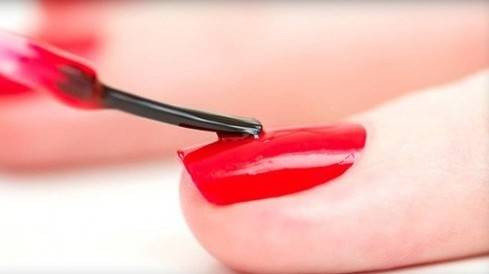 Phát hiện hóa chất độc hại gây tăng cân trong sơn móng tay Ảnh 2