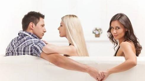 4 chòm sao nam khi yêu xa dễ léng phéng ngoại tình Ảnh 2