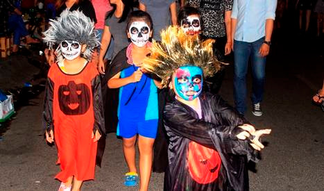 Dàn 'ma quỷ' xuất hiện rùng rợn gây náo loạn đường phố Sài Gòn Ảnh 2