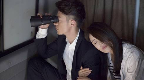 'Hãy nhắm mắt khi anh đến' tiếp tục được khán giả mạng săn đón Ảnh 2