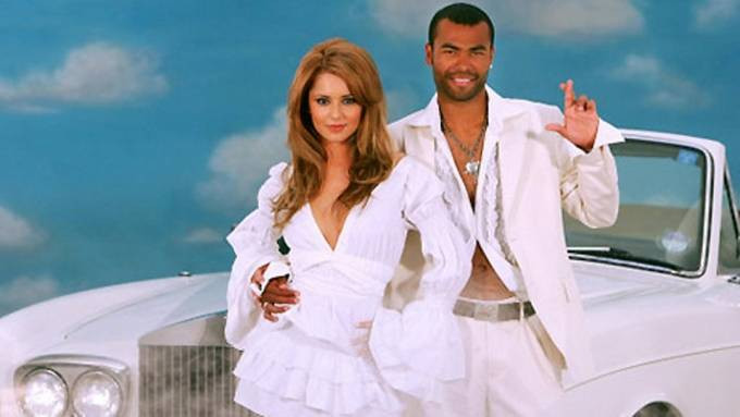 Cheryl lần đầu tiết lộ hôn nhân đau khổ trước đây với danh thủ Ashley Cole Ảnh 2