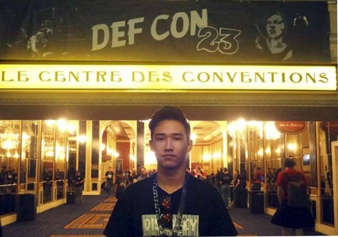 Chàng trai 17 tuổi có 2 bằng đại học, làm việc cho NASA và đang kiếm người yêu Ảnh 2