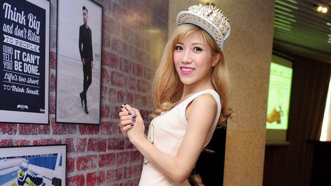 Trang Pháp diện phong cách 'xì-po' đi sự kiện Ảnh 2