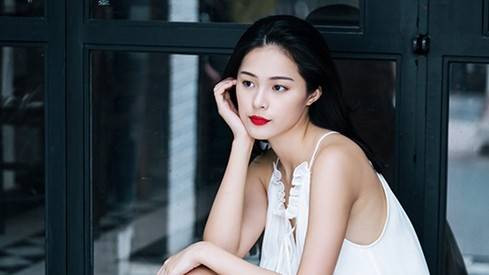 3 chiêu trang điểm tôn nhan sắc khác biệt của Hạ Vi Ảnh 2