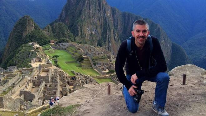 Chính trị gia bỏ cuộc sống giàu sang để chu du thế giới Ảnh 2