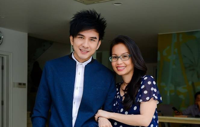 Bắt gặp 'cặp đôi vàng' Đan Trường - Cẩm Ly rủ rê nhau ngồi ghế nóng Ảnh 2