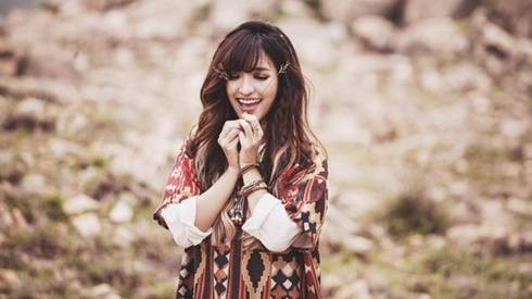 Bích Phương hoang dã với 7 trang phục bohemian trong MV mới Ảnh 2