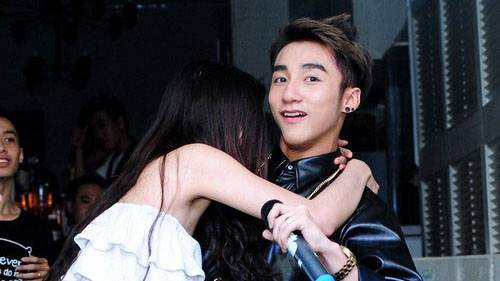 Muôn kiểu phát cuồng của các fan trong showbiz Việt Ảnh 2
