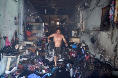 Cháy dữ dội hàng loạt kiốt ở quận 8, một người mất tích Ảnh 2